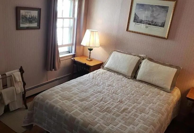 バス共有のスタンダードルーム, Hawks House Inn