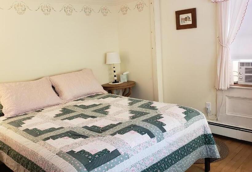 스탠다드 룸 공동 욕실, Hawks House Inn