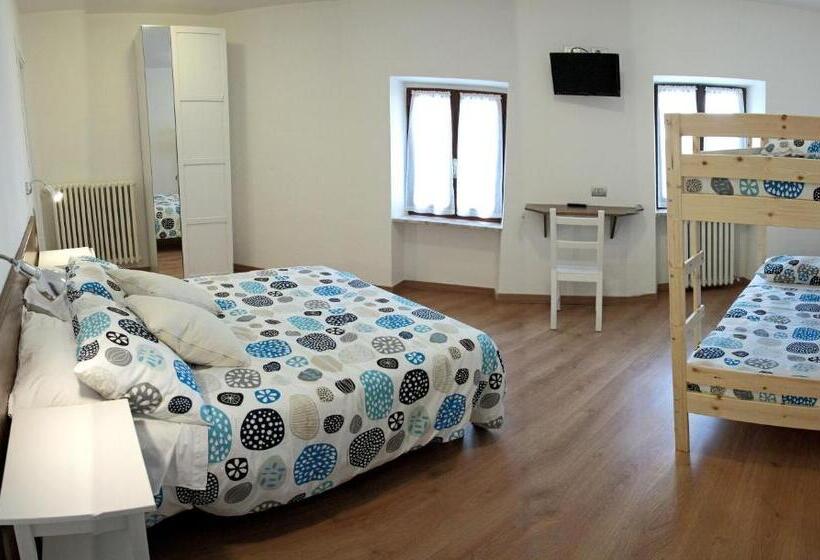 غرفة قياسية رباعية, Locanda Il Gigante