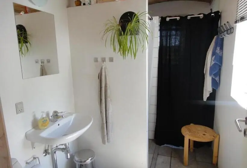 Standard-huone Jaettu Kylpyhuone, Nordkap Farm Holiday & Hostel