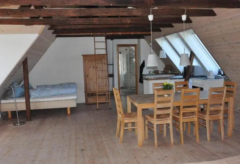 Huoneisto 1 Makuuhuone, Nordkap Farm Holiday & Hostel