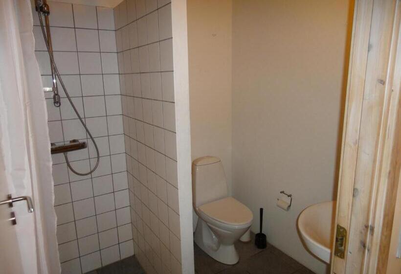 이코노미 룸 공용욕실, Nordkap Farm Holiday & Hostel