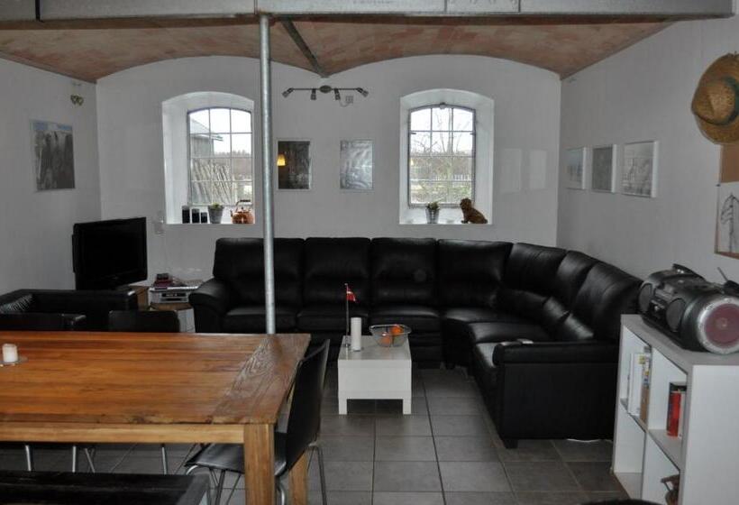 이코노미 룸 공용욕실, Nordkap Farm Holiday & Hostel