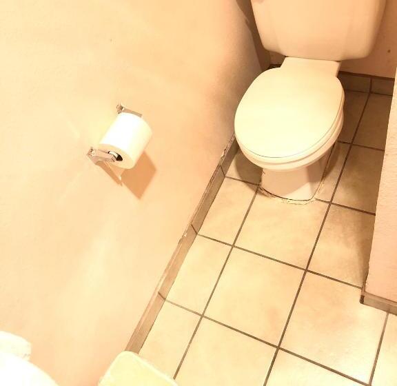 스탠다드 룸, Deluxe Inn Motel