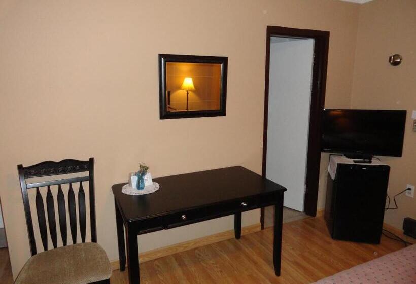 סוויטה דלוקס, Elm Tree Motel