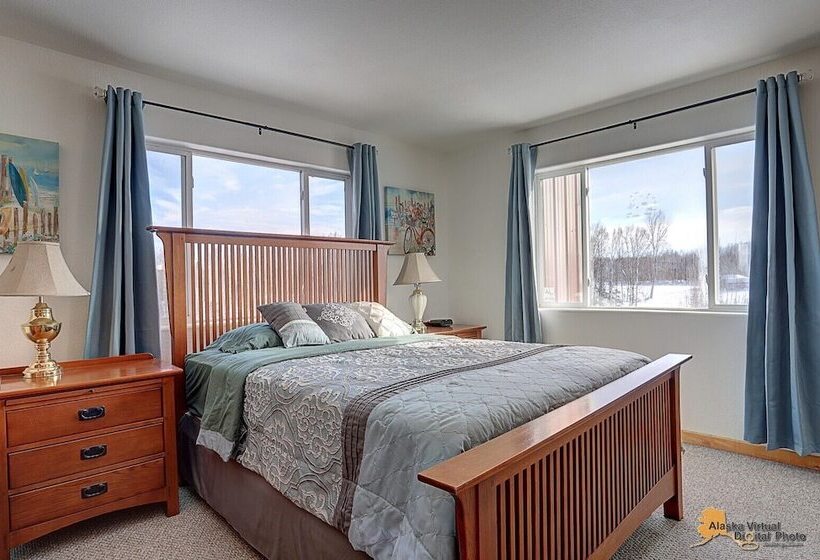 ダブルベッドスタンダードルーム, Falcon S Nest Bed & Breakfast