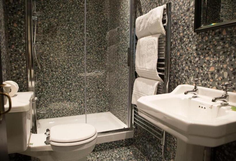 جناح سوبيريور, Mason S Arms