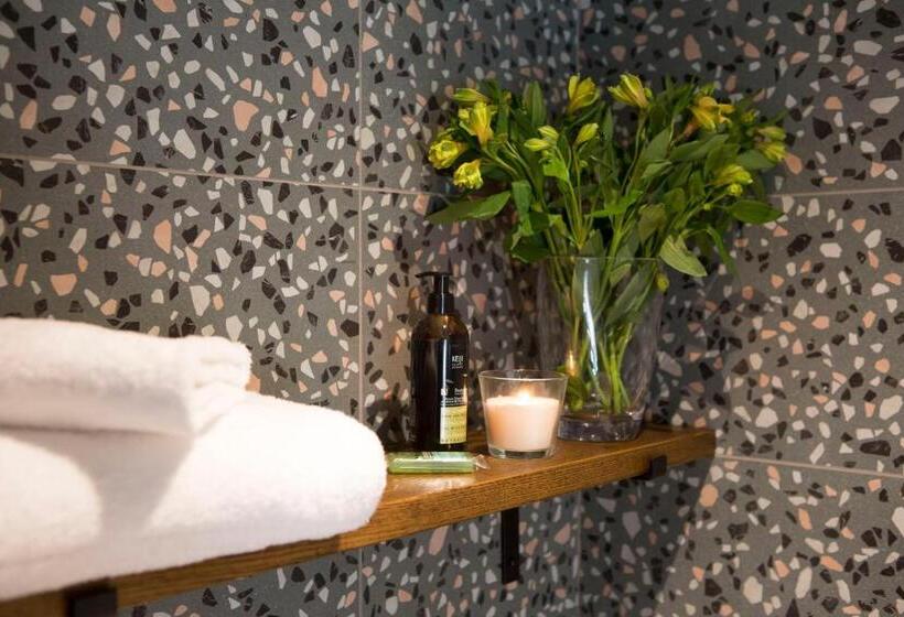 جناح سوبيريور, Mason S Arms