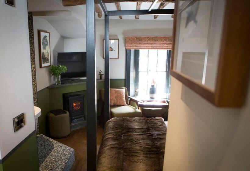 جناح سوبيريور, Mason S Arms