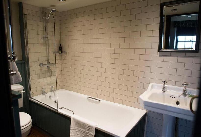 جناح سرير كينج, Mason S Arms