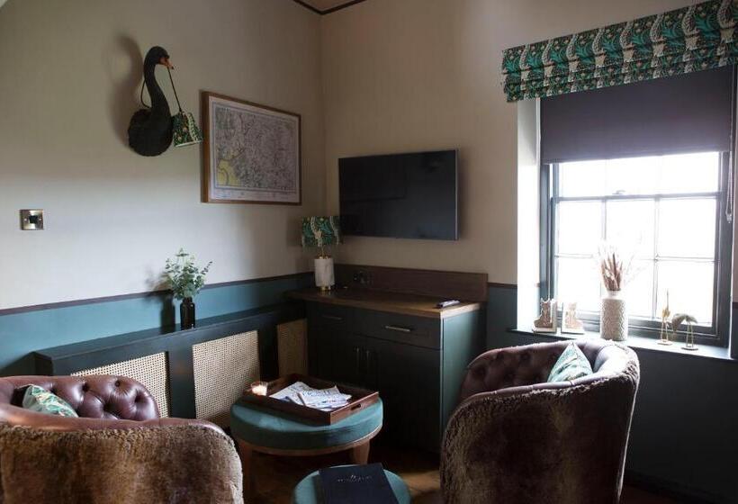 جناح سرير كينج, Mason S Arms