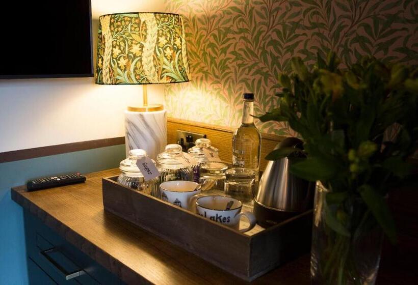 جناح إدارى, Mason S Arms