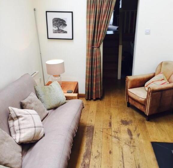 شقة غرفتين, Mason S Arms