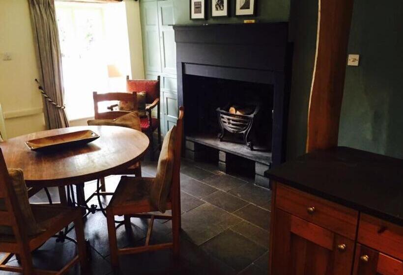 شقة غرفة واحدة, Mason S Arms