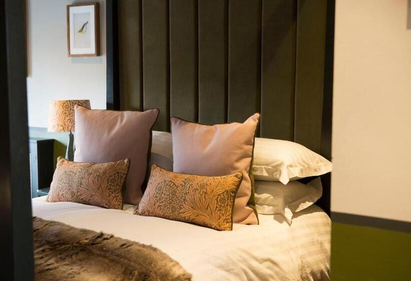 جناح سوبيريور, Mason S Arms