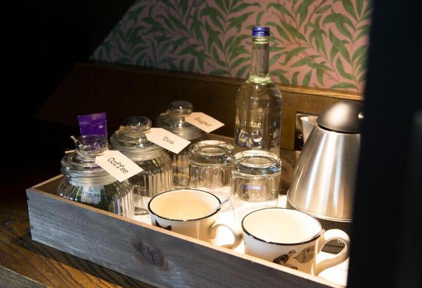 جناح سرير كينج, Mason S Arms