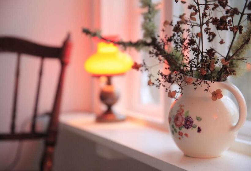 Standard Yhden Hengen Huone, Mormors Bakeri – B&b