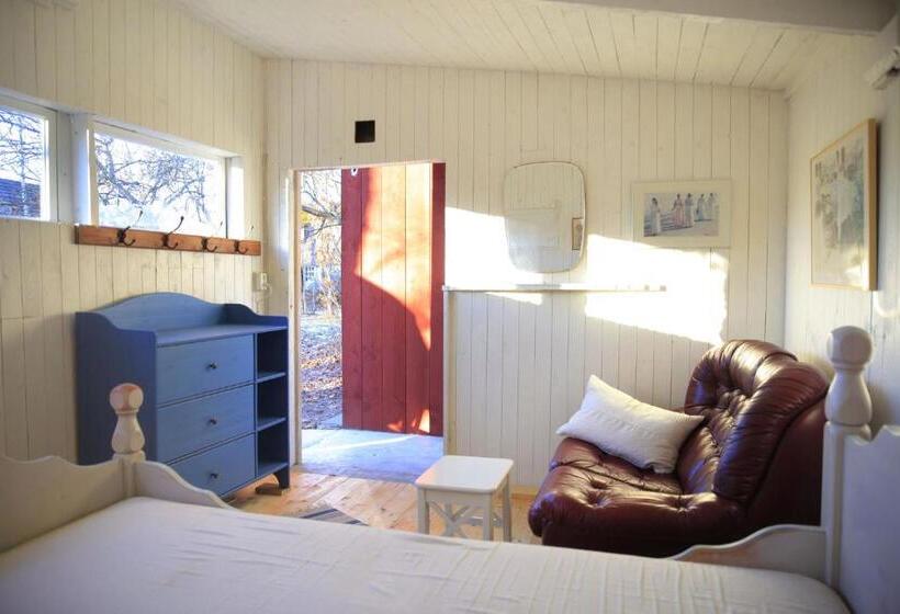 Standard-invahuone, Mormors Bakeri – B&b