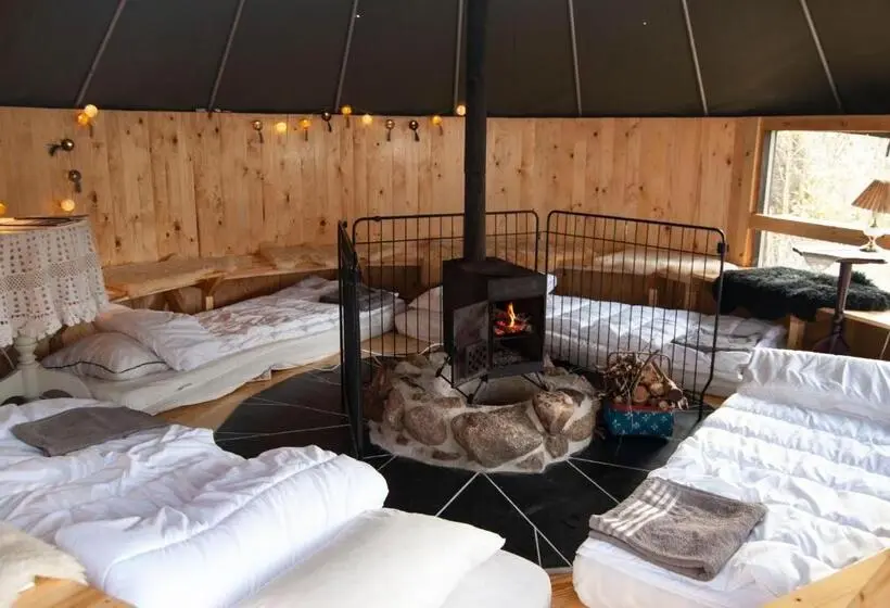 Standard Tent, Mormors Bakeri – B&b