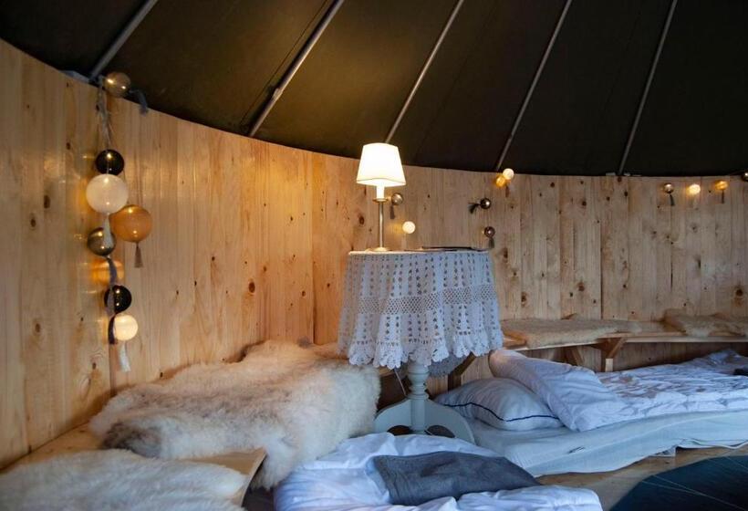 Standard Tent, Mormors Bakeri – B&b