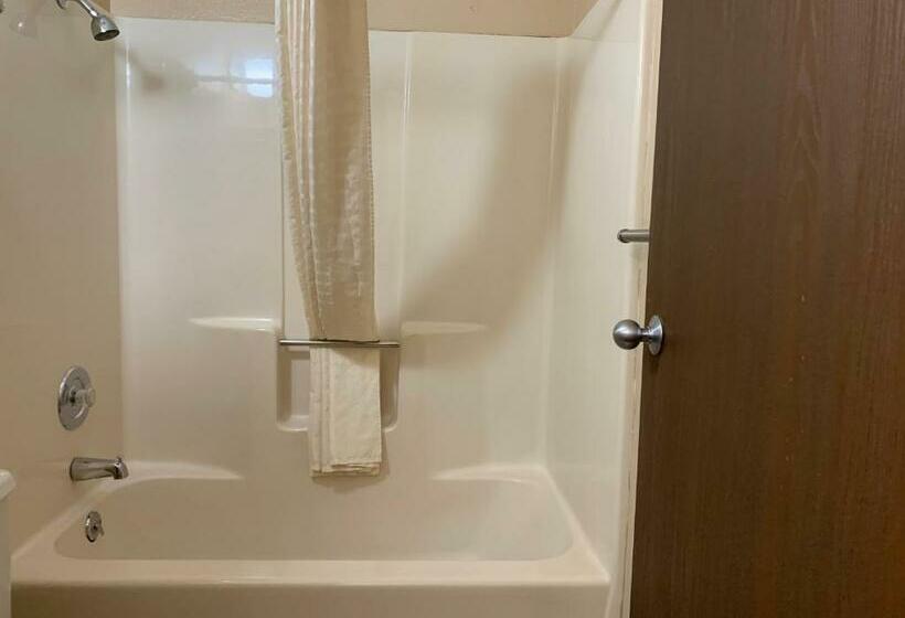 غرفة قياسية سرير كينج, Owensville Inn