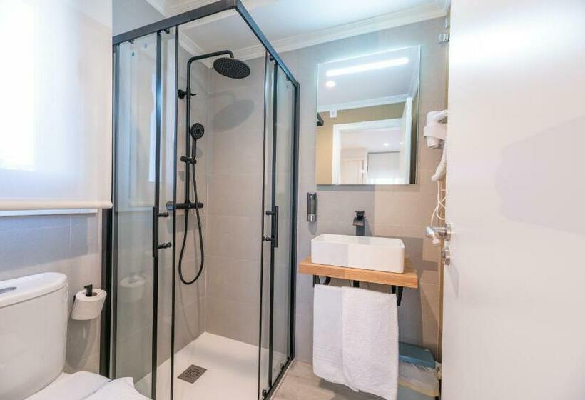 Номер Стандарт, Hostal Devesas