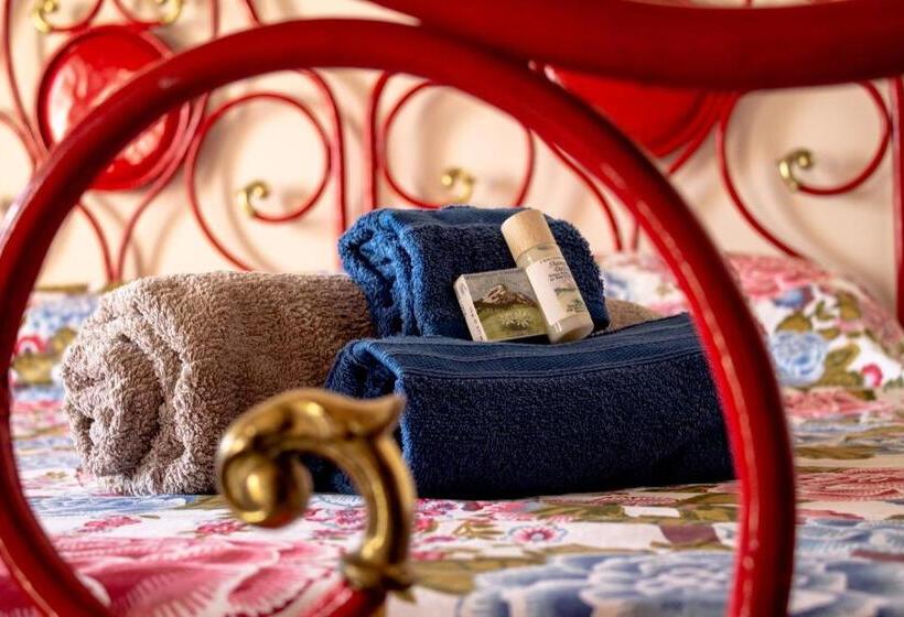 غرفة قياسية ثلاثية ذات اطلالة, Casa Tarò