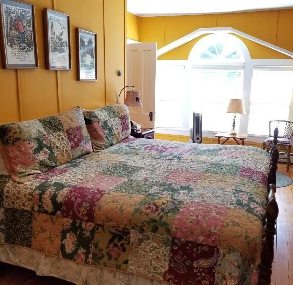 חדר סטנדרט, Trails End Inn