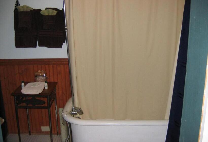 חדר סטנדרט עם מיטת קינג, Trails End Inn