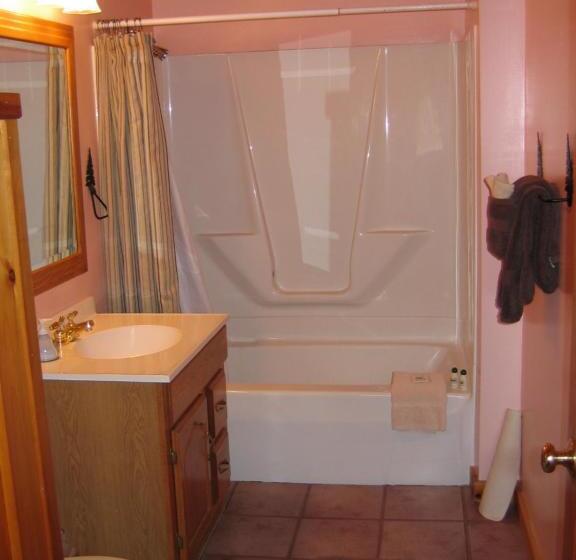 חדר דלוקס עם מיטת קינג, Trails End Inn