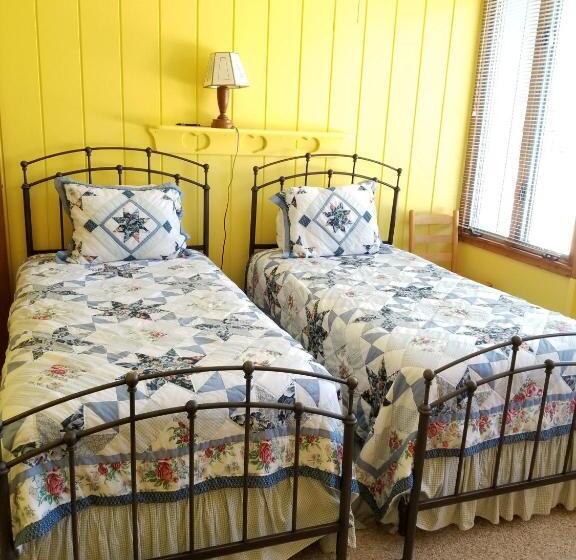 בית, חדר שינה 1, Trails End Inn