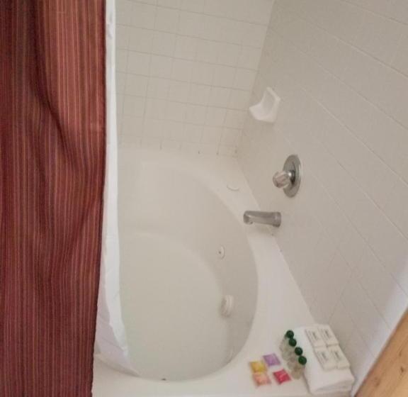 בית, חדר שינה 1, Trails End Inn