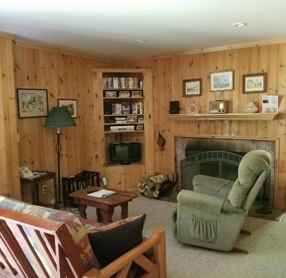 בית, חדר שינה 1, Trails End Inn