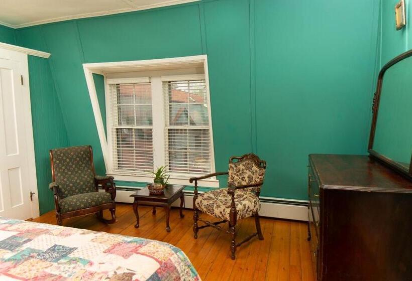 חדר סטנדרט עם מיטת קינג, Trails End Inn