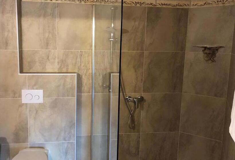 Номер Deluxe, Burg Plankenstein