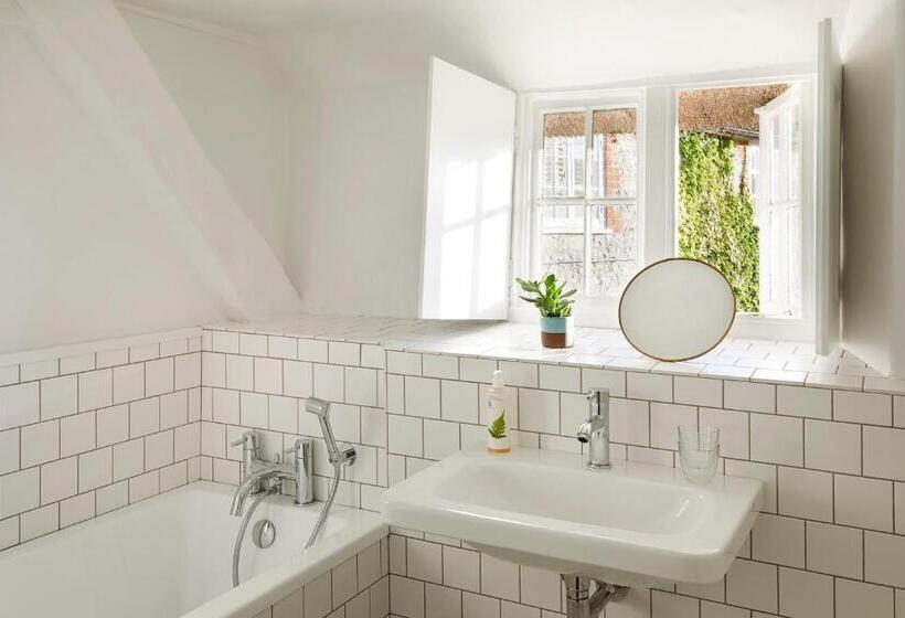 스탠다드 룸, Compasses Inn