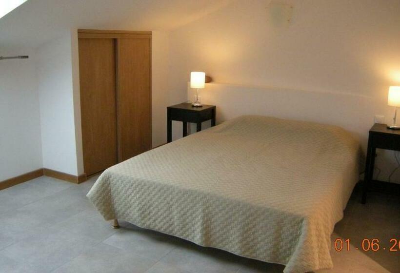 Номер Стандарт, Hôtel Restaurant Petra Cinta