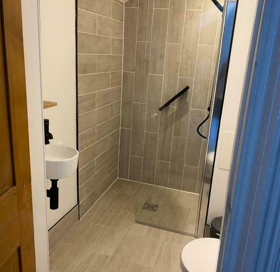 Pokój Rodzinny, The Colintraive