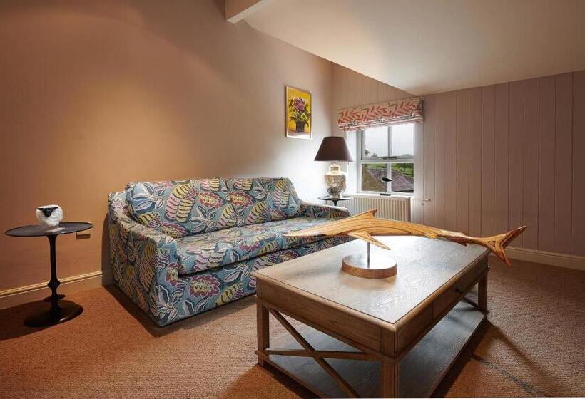 Люкс Вид на Реку, The Devonshire Fell