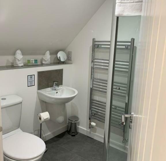 Номер Superior, The Station