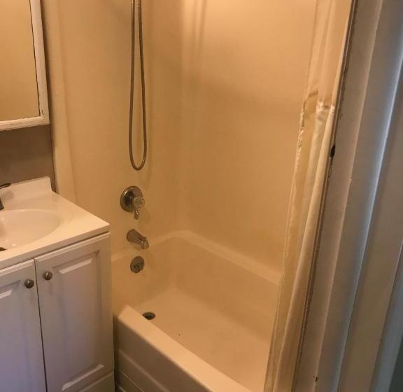 스위트, Mingo Motel