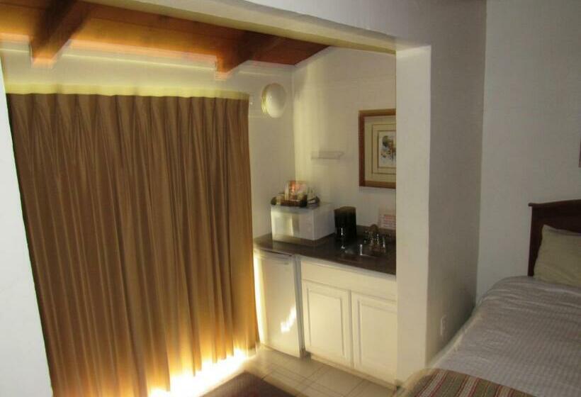 Номер Стандарт, Lakeshore Lodge