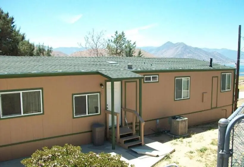 2ベッドルームハウス, Lakeshore Lodge