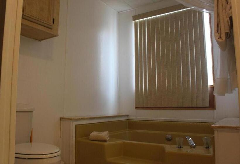 Дом 2 Спальни, Lakeshore Lodge