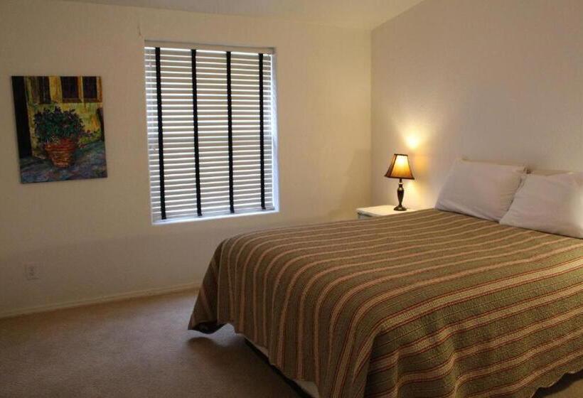 Дом 3 Спальни, Lakeshore Lodge