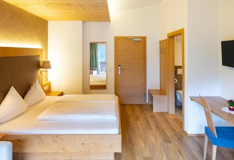 Номер Deluxe, Tiroler Herz