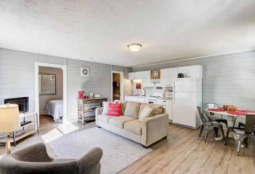 バルコニー付き１ベッドルームアパートメント, Cottages At Fair Haven Cove