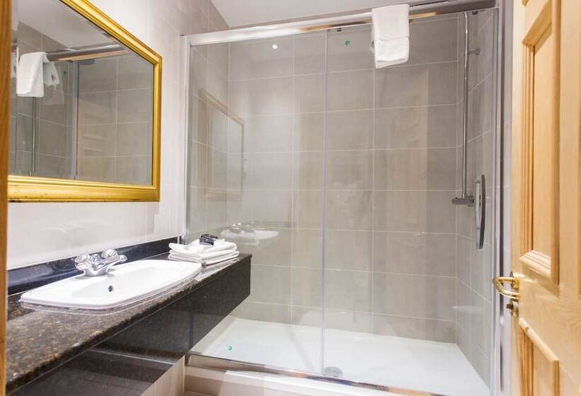 غرفة كلاسيكية, Ashdown Park