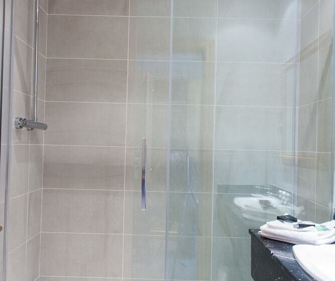 غرفة ديلوكس, Ashdown Park