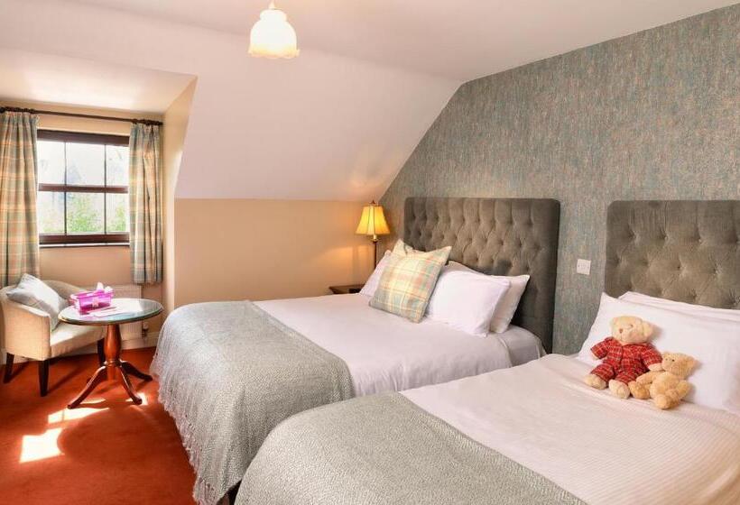 חדר דלוקס לשלושה, Bunratty Manor